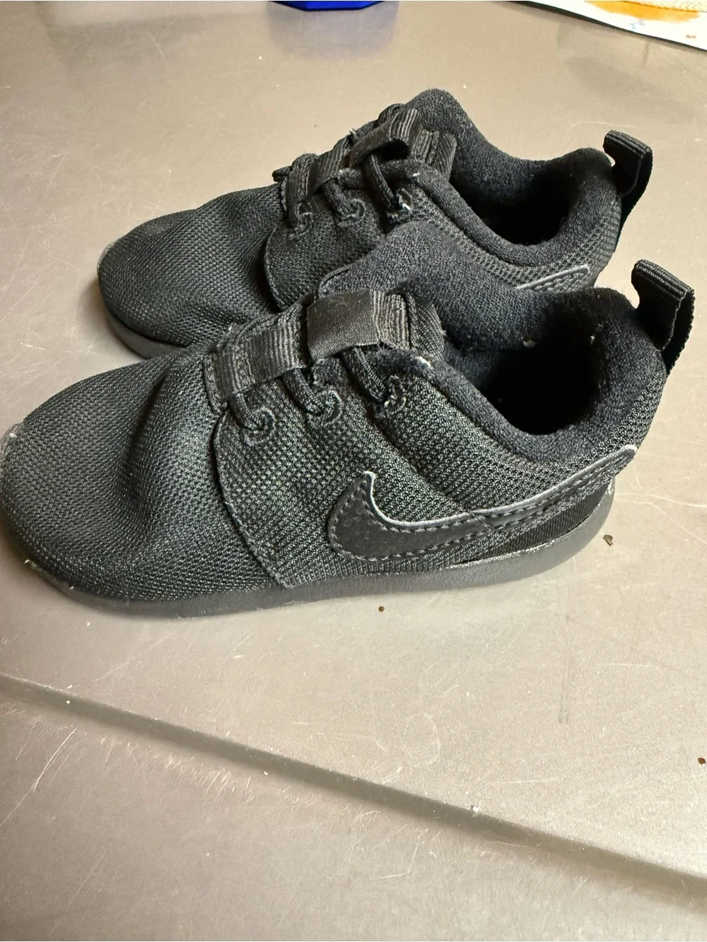 4 pairs of toddler boy shoes (Stride Rite, Nike, Cat and Jack…) Toddler size 7